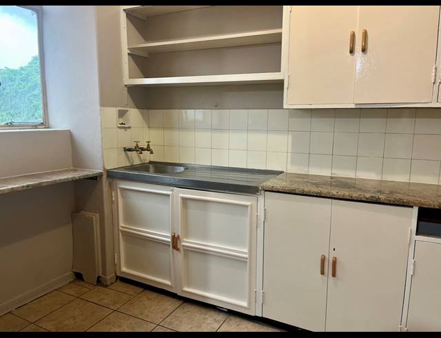 5 BEDROOM APARTMENT FOR SALE IN SUNNYSIDE